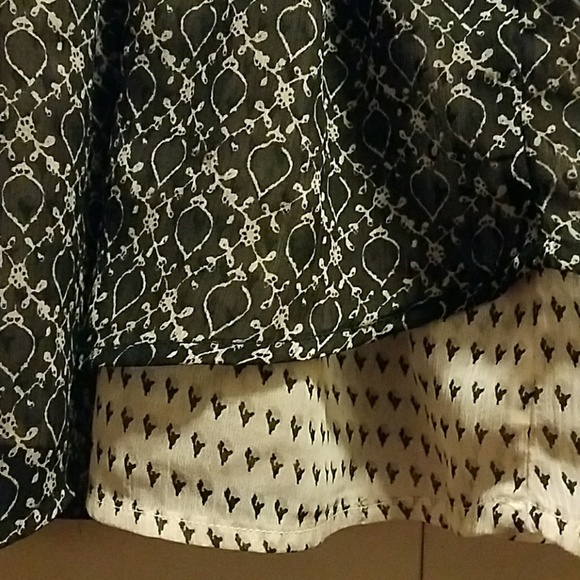 Black and white patterned mini - Picture 2 of 3